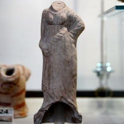 Issus, Hellenistic figurine of a lady