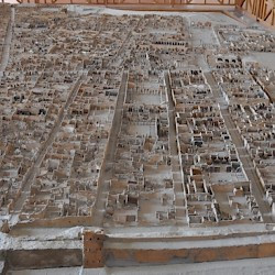 Pompeii, Model