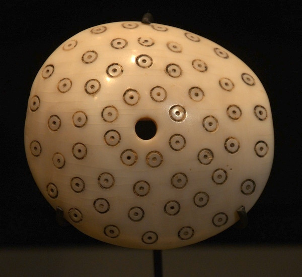 Nimrud, Decoration of a chariot, made of shell