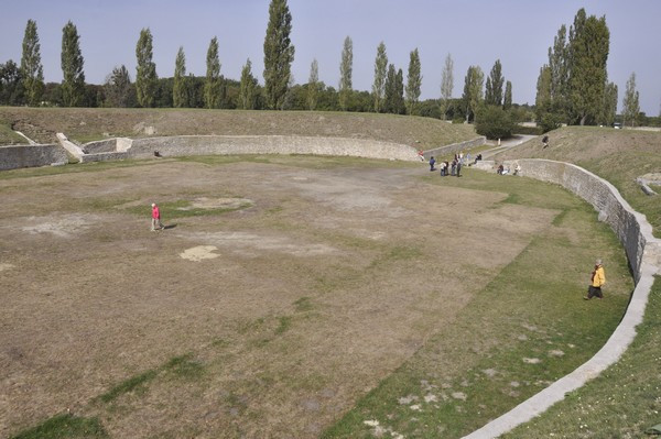 Carnuntum, Civil Amphitheater