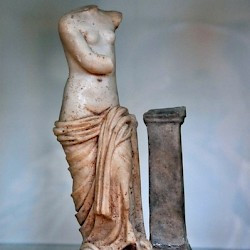 Acrocorinth, Hellenistic statuette of Aphrodite