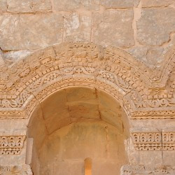 Resafa, North Gate, Decoration