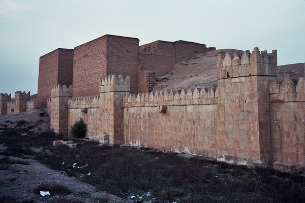 Nineveh, Walls