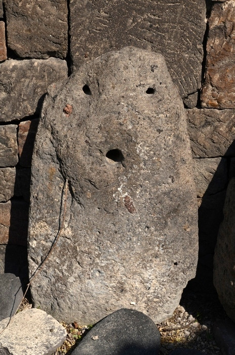 Shengavit, Idol