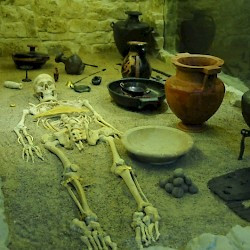 Izgrev, Thracian tomb