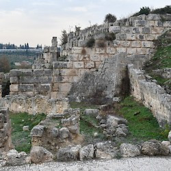 Sidon, Bustan esh-Sheikh, Persian terrace