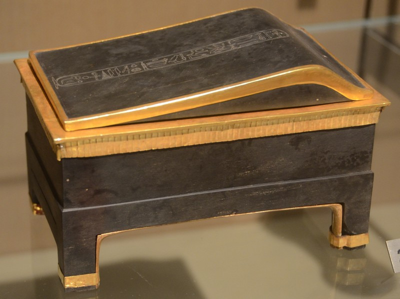 Byblos, Royal Tomb II (Ip-Chemou-Abi), Box with the name of pharaoh Amunemhet I