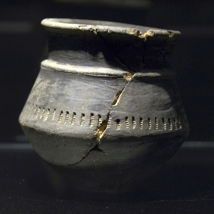Grannum, Merovingian pottery