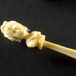 Andesina, Hairpin
