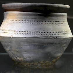 Grannum, Merovingian pottery