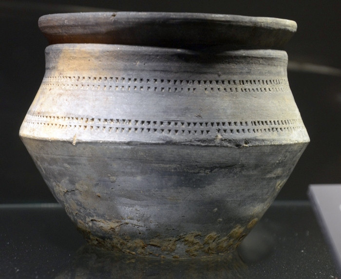 Grannum, Merovingian pottery