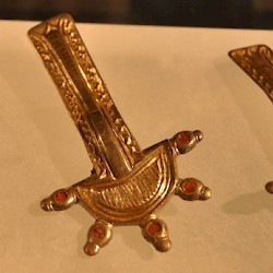 Xanten, Cathedral, Frankish fibulae