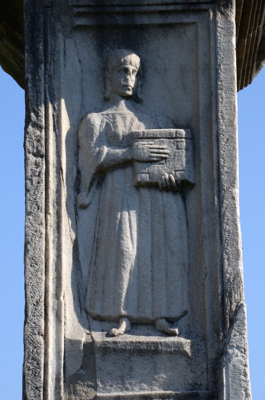 Šempeter, Mausoleum of Vindonius, Relief of a servant