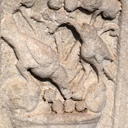 Šempeter, Mausoleum of Ennius, Relief of birds