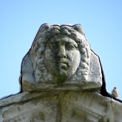 Šempeter, Mausoleum of the Spectatii, Acroterion