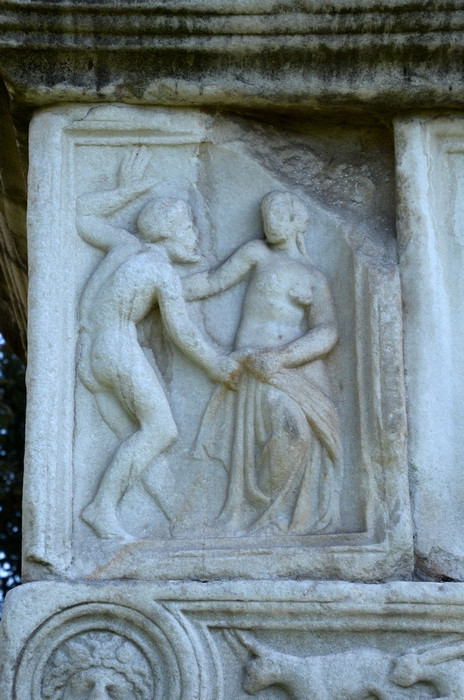 Šempeter, Mausoleum of the Spectatii, Satyr approaching a lady