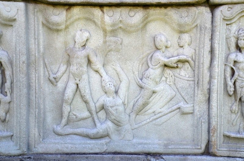 Šempeter, Mausoleum of the Spectatii, Mythological scene