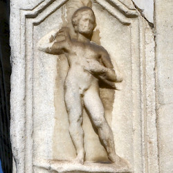 Šempeter, Mausoleum of the Spectatii, Hero
