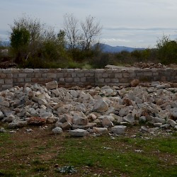 Burnum, Wall surrounding the training ground