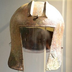 Cres, Graeco-Illyrian helmet