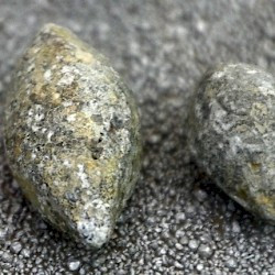 Salona, Slingstones
