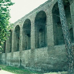 Rome, Aurelian Wall, Inside
