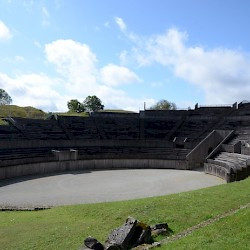 Andesina, Amphitheater, Arena