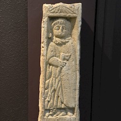 Ansesina, Les Roises, Tomb of a child
