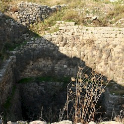 Byblos, Well
