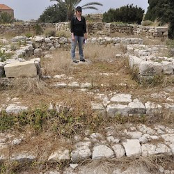 Byblos, L-shaped temple