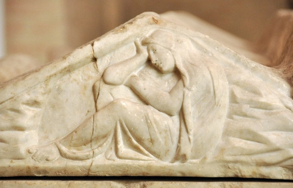 Niobe, mourning