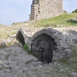 Assos, Cistern