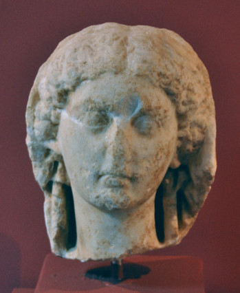 Nysa, Portait of a woman