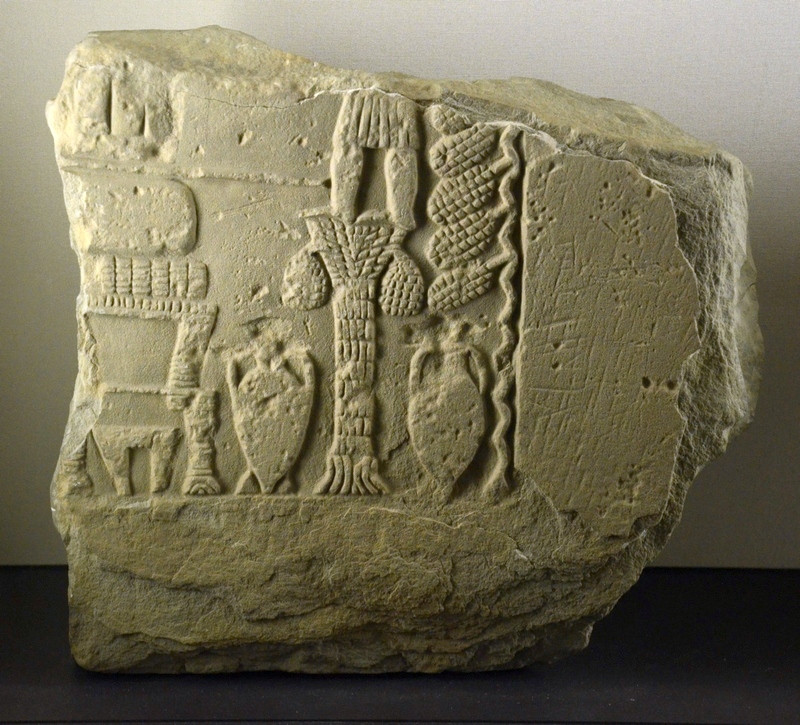Tayma, Relief of a sacrifical meal; Assyrian influence