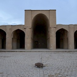 Damghan, Tari-khaneh mosque
