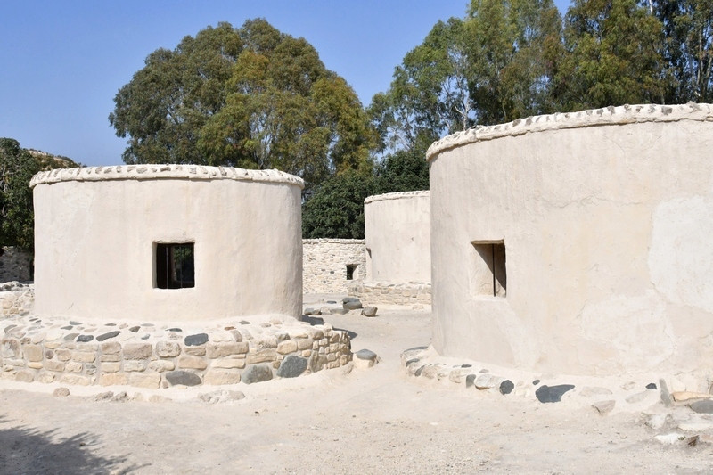 Choirokoitia, Neolithic houses (reconstructed)