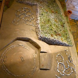 Model of the Kamenica excavation; the original circle is to the left and was expanded with additions in the east (top) and south (right)