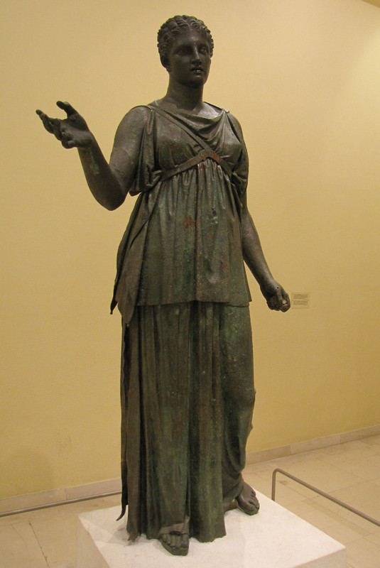 Piraeus, Statue of Artemis