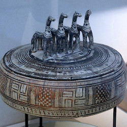 Attica, Geometric pyxis