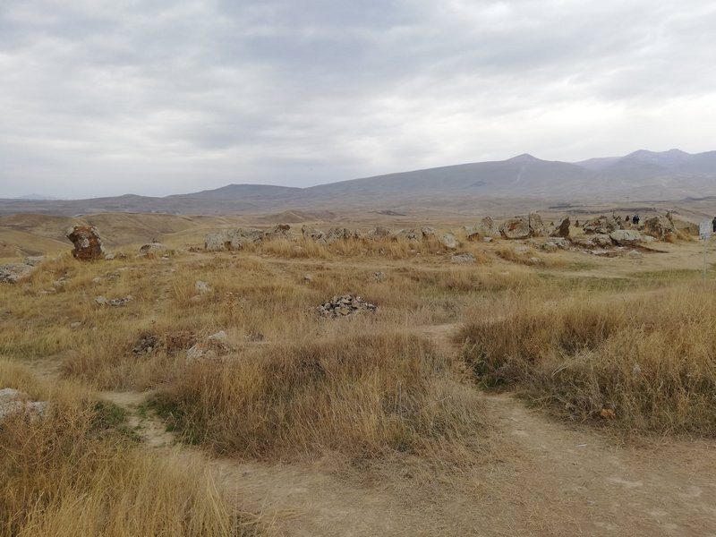 Karahunj, Southern line of stones