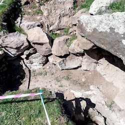 Karahunj, Southern wall