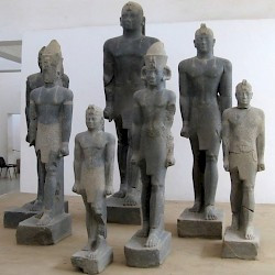 Pnubs, Statues of Napatan Kings