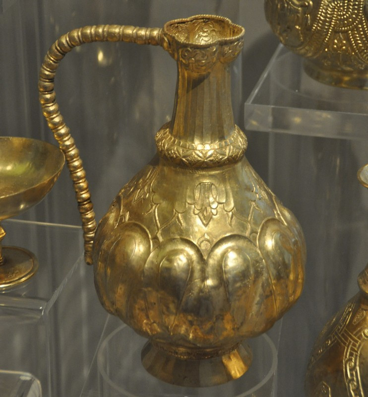 Sânnicolau Mare, Nagyszentmiklós treasure, Gold jar (copy)