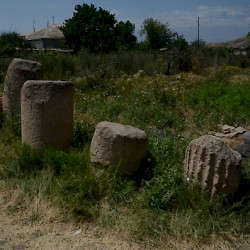 Artaxata, Column fragments