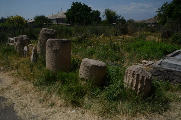 Artaxata, Column fragments