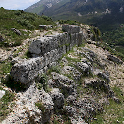 Amantia, Terrace wall