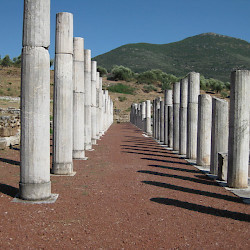 Messene, Stadion, Stoa
