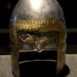 Peretu, Thracian helmet