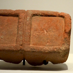 Dedan, Temple, Double incense burner