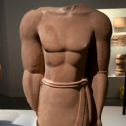 Dedan, Temple, Statue of a man